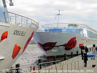 Flusskreuzfahrtschiff A-ROSA BELLA und Flusskreuzfahrtschiff A'ROSA DONNA am 05. April 2002 in der Hansestadt Rostock.