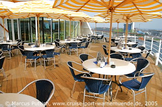 Das Kreuzfahrtschiff AIDAcara: Das Calypso Restaurant auf Deck 9.