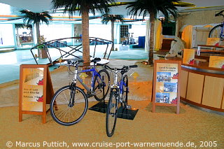 Das Kreuzfahrtschiff AIDAcara: Die Diving & Biking Counters auf Deck 9.