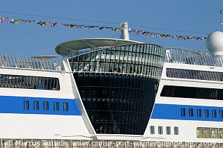 Das Kreuzfahrtschiff AIDAluna am 01. Juni 2009 im Kreuzfahrthafen Warnemünde in der Hansestadt Rostock.