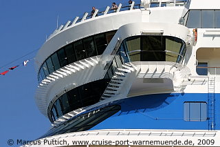 Das Kreuzfahrtschiff AIDAluna am 01. September 2009 im Kreuzfahrthafen Warnem&uuml;nde in der Hansestadt Rostock.
