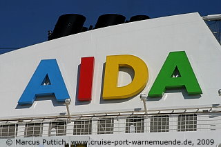 Das Kreuzfahrtschiff AIDAluna am 01. September 2009 im Kreuzfahrthafen Warnem&uuml;nde in der Hansestadt Rostock.
