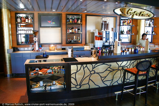Kreuzfahrtschiff AIDAluna: Das Cafe Mare auf Deck 10.