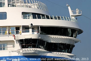 Das Kreuzfahrtschiff AIDAmar von der Kreuzfahrtreederei AIDA Cruises am 08. Juni 2013 im Kreuzfahrthafen Warnemünde in der Hansestadt Rostock.