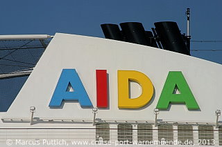 Das Kreuzfahrtschiff AIDAmar von der Kreuzfahrtreederei AIDA Cruises am 08. Juni 2013 im Kreuzfahrthafen Warnemünde in der Hansestadt Rostock.
