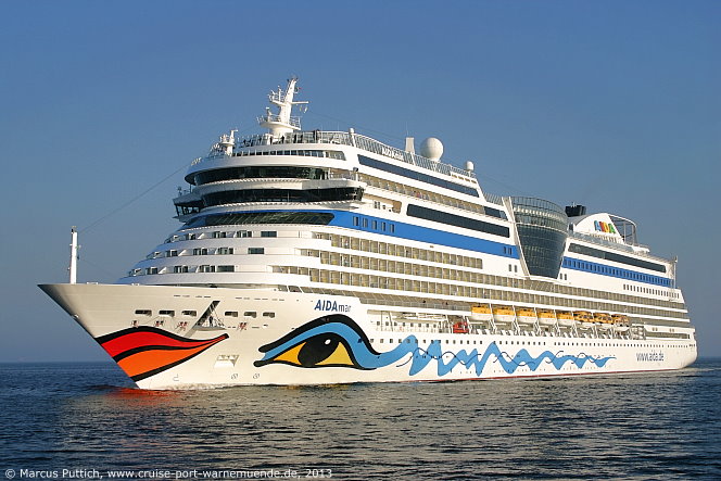 Das Kreuzfahrtschiff AIDAmar von der Kreuzfahrtreederei AIDA Cruises am 08. Juni 2013 im Kreuzfahrthafen Warnemünde in der Hansestadt Rostock.