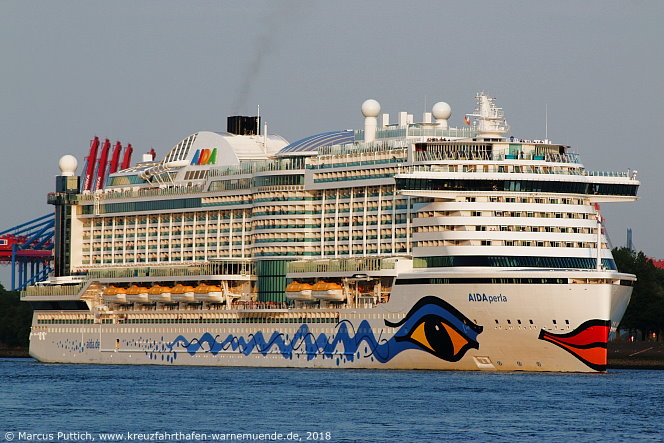 Das Kreuzfahrtschiff AIDAperla am 09. Juni 2018 in Hamburg (Deutschland).