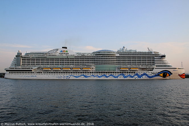 Das Kreuzfahrtschiff AIDAperla am 09. Juni 2018 in Hamburg (Deutschland).