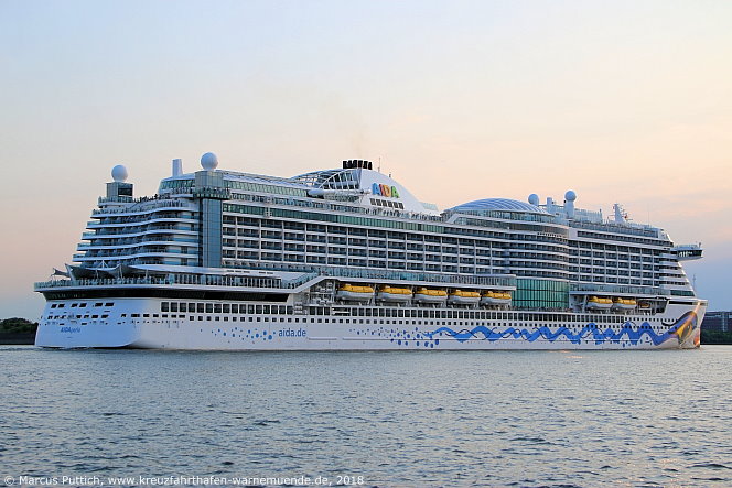 Das Kreuzfahrtschiff AIDAperla am 09. Juni 2018 in Hamburg (Deutschland).