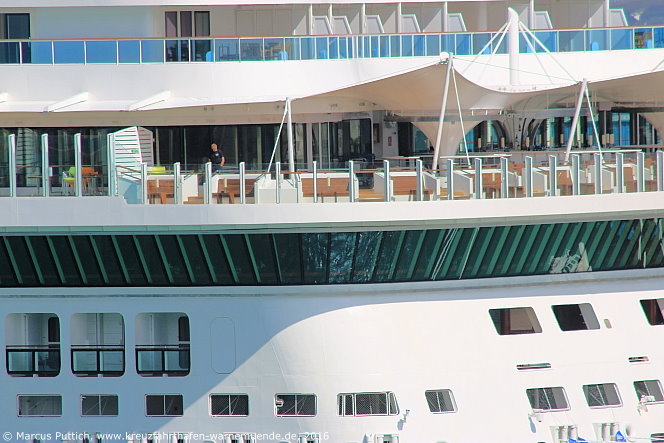 Das Kreuzfahrtschiff AIDAprima am 15. April 2016 in Cadiz (Spanien).