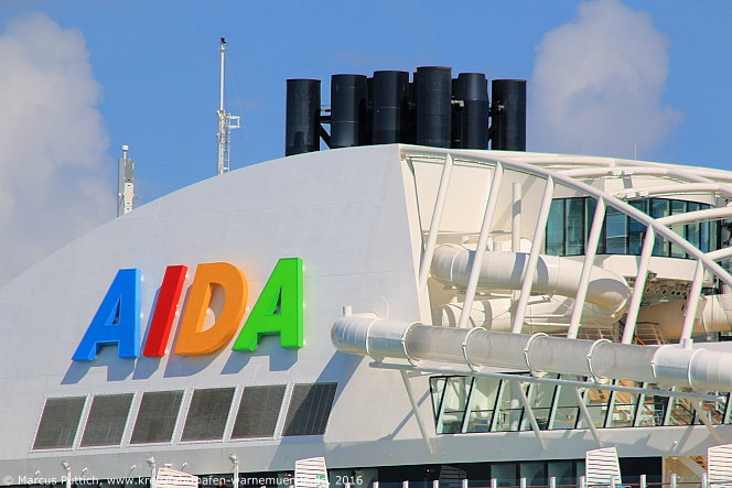 Das Kreuzfahrtschiff AIDAprima am 15. April 2016 in Cadiz (Spanien).