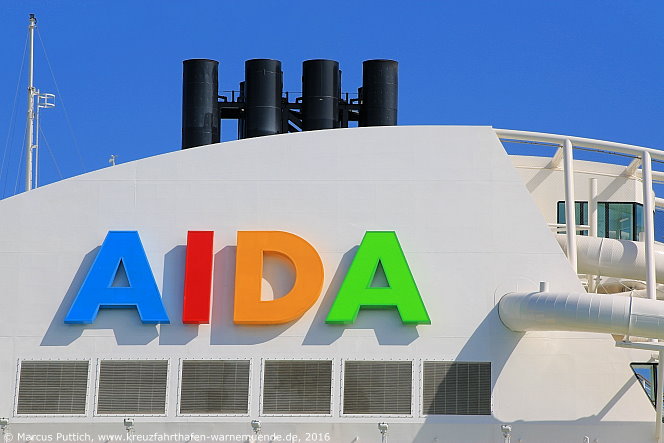Das Kreuzfahrtschiff AIDAprima am 15. April 2016 in Cadiz (Spanien).
