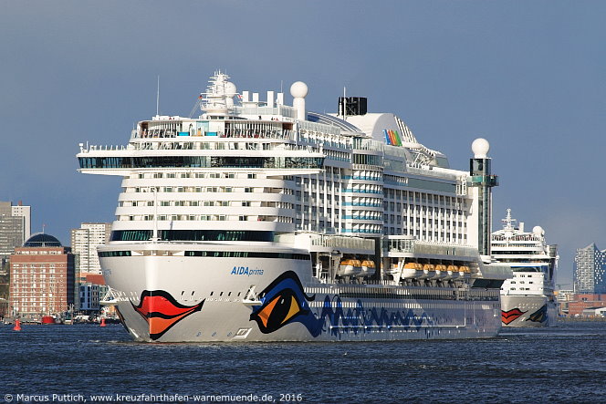 Das Kreuzfahrtschiff AIDAprima am 23. April 2016 in Hamburg (Deutschland).