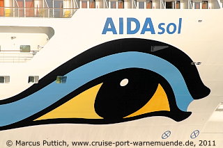Das Kreuzfahrtschiff AIDAsol am 06. Mai 2011 im Kreuzfahrthafen Warnem&uuml;nde in der Hansestadt Rostock (Erstanlauf).