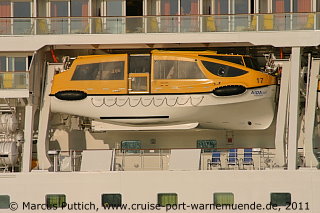 Das Kreuzfahrtschiff AIDAsol am 06. Mai 2011 im Kreuzfahrthafen Warnem&uuml;nde in der Hansestadt Rostock (Erstanlauf).