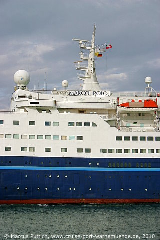 Das Kreuzfahrtschiff MARCO POLO am 01. August 2010 im Ostseebad Warnem&uuml;nde.