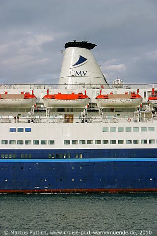 Das Kreuzfahrtschiff MARCO POLO am 01. August 2010 im Ostseebad Warnem&uuml;nde.