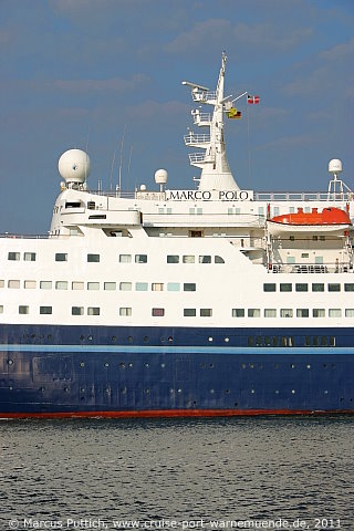 Das Kreuzfahrtschiff MARCO POLO am 20. April 2011 im Ostseebad Warnem&uuml;nde.