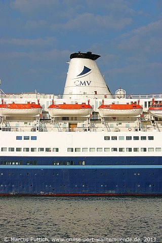 Das Kreuzfahrtschiff MARCO POLO am 20. April 2011 im Ostseebad Warnem&uuml;nde.