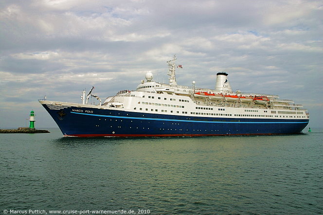 Das Kreuzfahrtschiff MARCO POLO am 01. August 2010 im Ostseebad Warnem&uuml;nde.