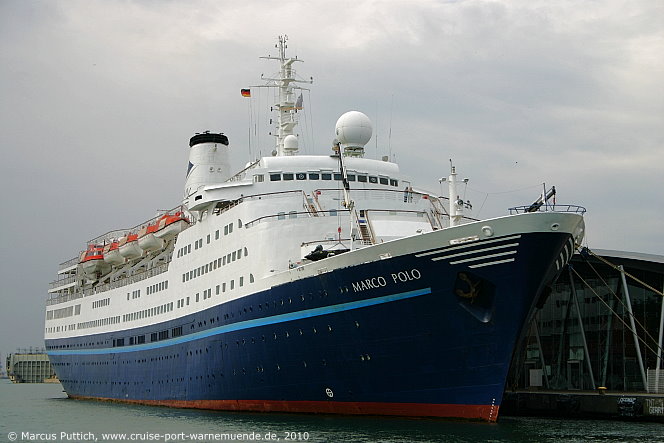 Das Kreuzfahrtschiff MARCO POLO am 01. August 2010 im Ostseebad Warnem&uuml;nde.