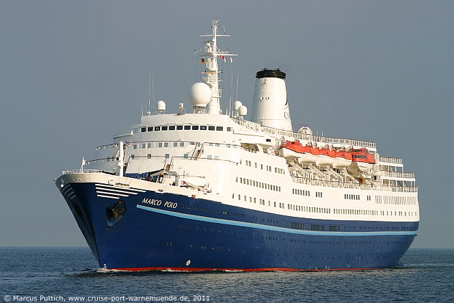 Das Kreuzfahrtschiff MARCO POLO am 20. April 2011 im Ostseebad Warnem&uuml;nde.