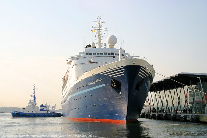 Das Kreuzfahrtschiff MARCO POLO am 20. April 2011 im Ostseebad Warnem&uuml;nde.
