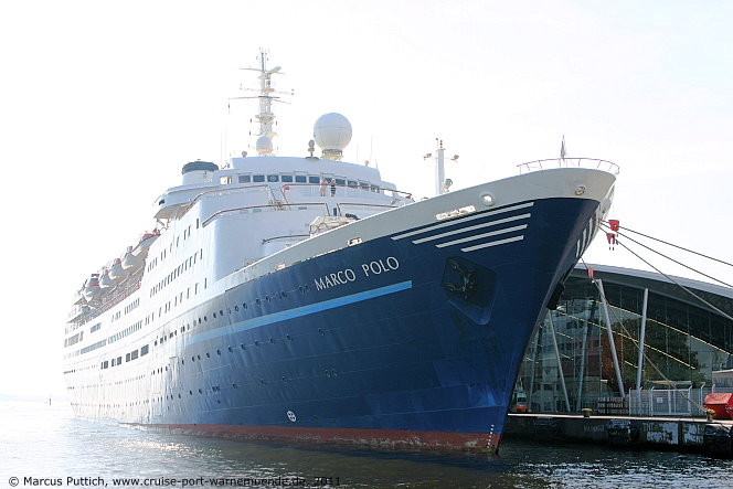 Das Kreuzfahrtschiff MARCO POLO am 02. Oktober 2011 im Ostseebad Warnem&uuml;nde.