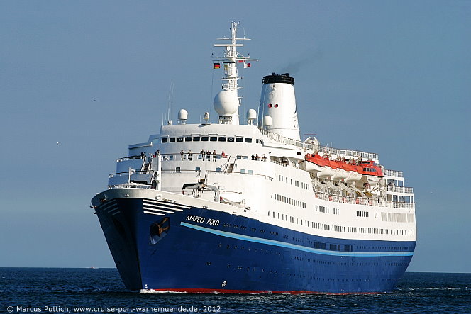 Das Kreuzfahrtschiff MARCO POLO am 09. Juni 2012 im Ostseebad Warnem&uuml;nde.
