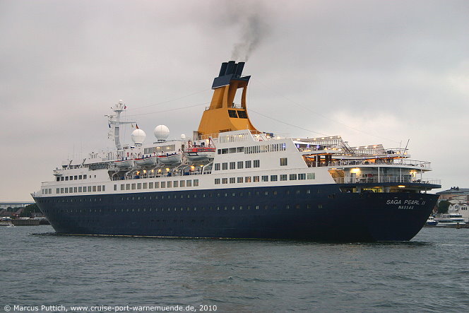 Das Kreuzfahrtschiff SAGA PEARL II am 07. August 2010 im Kreuzfahrthafen Warnem&uuml;nde in der Hansestadt Rostock.