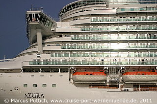 Das Kreuzfahrtschiff AZURA am 15. Juni 2011 im Kreuzfahrthafen Warnemünde in der Hansestadt Rostock (Erstanlauf).