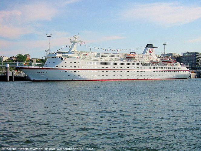 Das Kreuzfahrtschiff BERLIN am 03. August 2002 in Kiel (Deutschland).