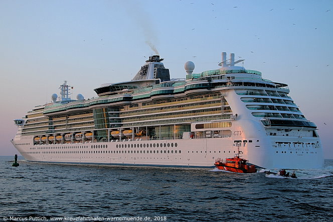Das Kreuzfahrtschiff BRILLIANCE OF THE SEAS am 12. Mai 2018 im Kreuzfahrthafen Warnem&uuml;nde in der Hansestadt Rostock (Erstanlauf).