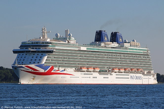 Das Kreuzfahrtschiff BRITANNIA am 10. August 2022 in Kiel (Deutschland).