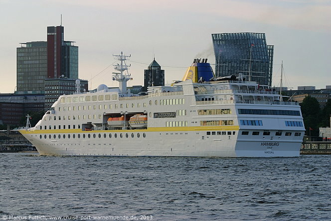 Das Kreuzfahrtschiff HAMBURG am 06. August 2013 in Hamburg (Deutschland).