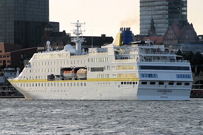 Das Kreuzfahrtschiff HAMBURG am 06. August 2013 in Hamburg (Deutschland).