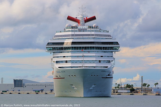 Das Kreuzfahrtschiff CARNIVAL VALOR am 26. September 2015 in Port Canaveral, FL (USA).