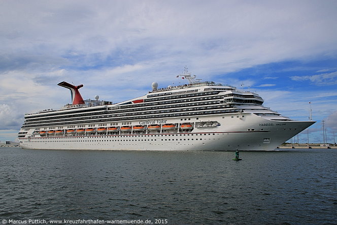 Das Kreuzfahrtschiff CARNIVAL VALOR am 26. September 2015 in Port Canaveral, FL (USA).