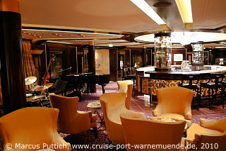 Kreuzfahrtschiff CELEBRITY ECLIPSE: Die Ensemble Lounge auf Deck 5.