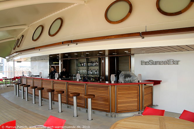 Kreuzfahrtschiff CELEBRITY ECLIPSE: Die Sunset Bar auf Deck 15.