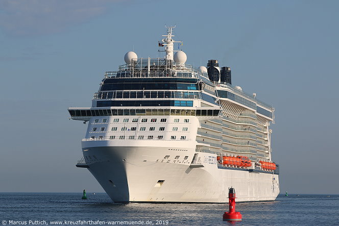 Das Kreuzfahrtschiff CELEBRITY REFLECTION am 03. August 2019 im Kreuzfahrthafen Warnem&uuml;nde in der Hansestadt Rostock.