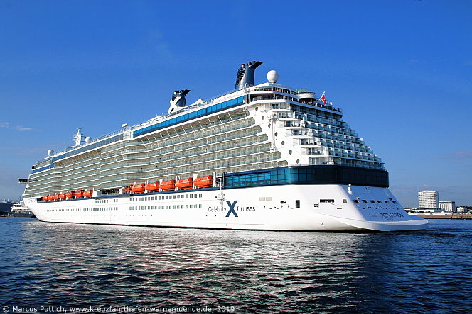 Das Kreuzfahrtschiff CELEBRITY REFLECTION am 03. August 2019 im Kreuzfahrthafen Warnem&uuml;nde in der Hansestadt Rostock.