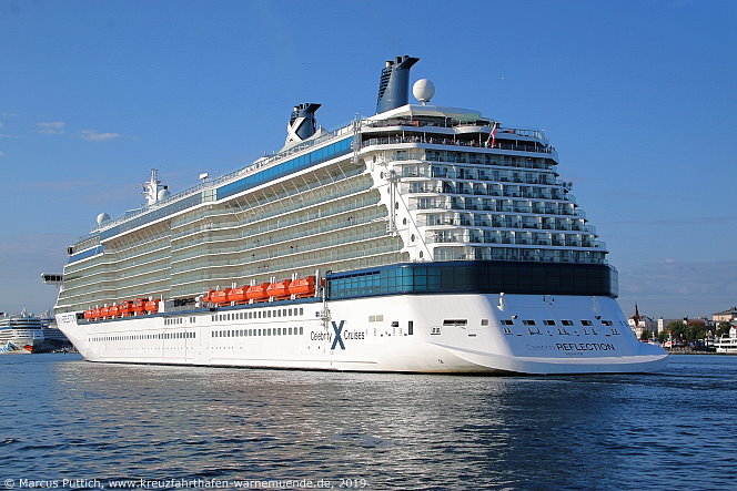 Das Kreuzfahrtschiff CELEBRITY REFLECTION am 03. August 2019 im Kreuzfahrthafen Warnem&uuml;nde in der Hansestadt Rostock.