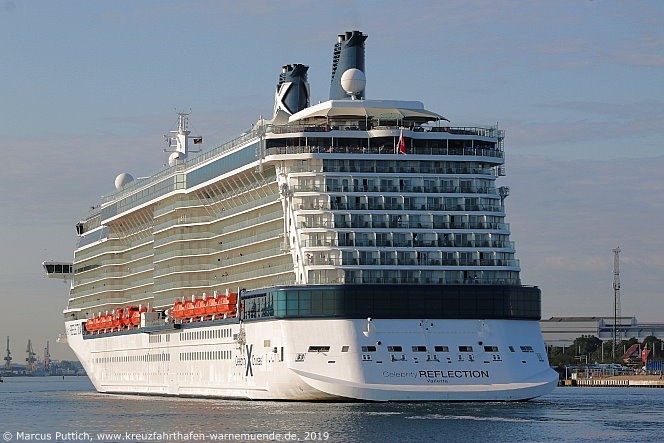 Das Kreuzfahrtschiff CELEBRITY REFLECTION am 03. August 2019 im Kreuzfahrthafen Warnem&uuml;nde in der Hansestadt Rostock.