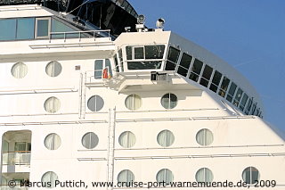 Das Kreuzfahrtschiff CELEBRITY CONSTELLATION am 25. August 2009 im Ostseebad Warnem&uuml;nde.