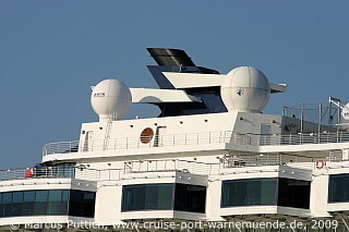 Das Kreuzfahrtschiff CELEBRITY CONSTELLATION am 25. August 2009 im Ostseebad Warnem&uuml;nde.