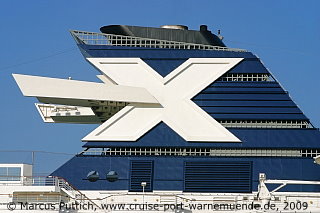 Das Kreuzfahrtschiff CELEBRITY CONSTELLATION am 25. August 2009 im Ostseebad Warnem&uuml;nde.