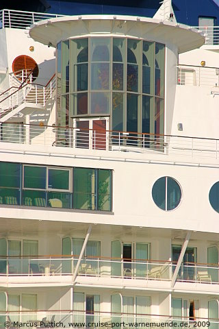 Das Kreuzfahrtschiff CELEBRITY CONSTELLATION am 25. August 2009 im Ostseebad Warnem&uuml;nde.