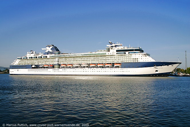 Das Kreuzfahrtschiff CELEBRITY CONSTELLATION am 25. August 2009 im Ostseebad Warnem&uuml;nde.