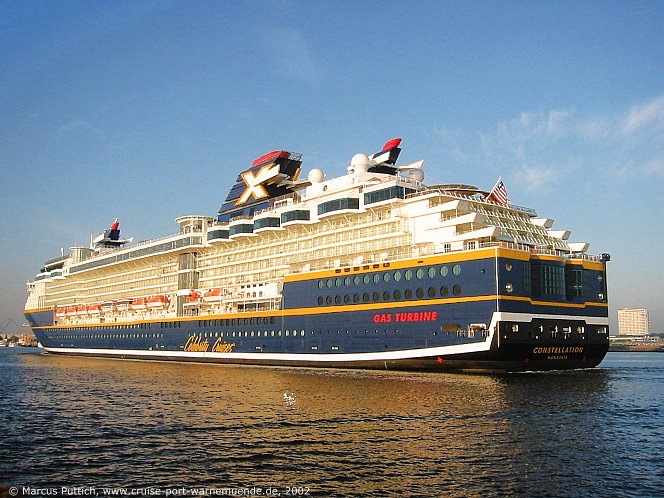 Das Kreuzfahrtschiff CONSTELLATION (heute Kreuzfahrtschiff CELEBRITY CONSTELLATION) am 18. Juni 2002 im Ostseebad Warnem&uuml;nde (Erstanlauf).